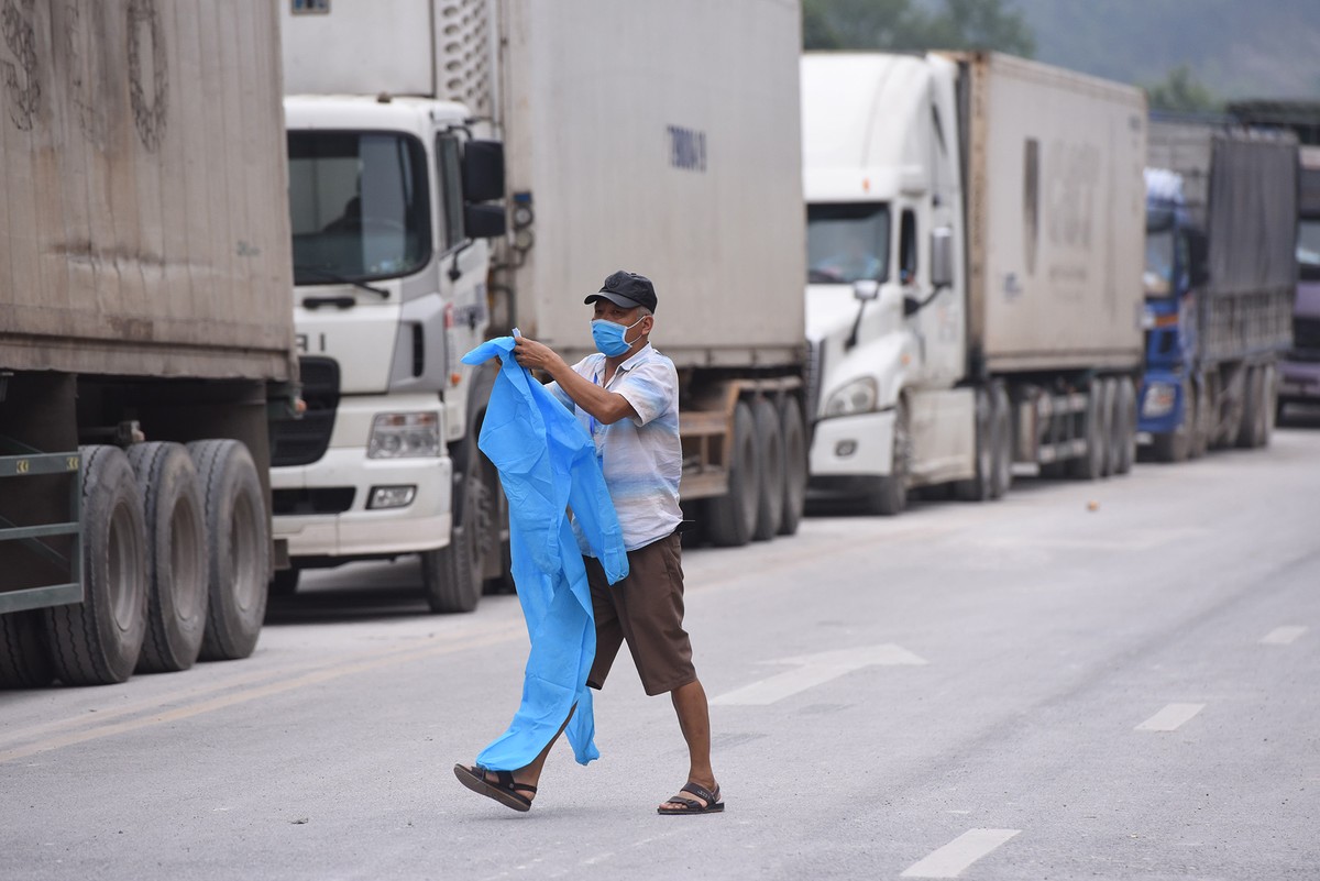 Nghề hot nhất Lạng Sơn: Lái xe chuyên trách tại cửa khẩu mùa dịch ảnh 6