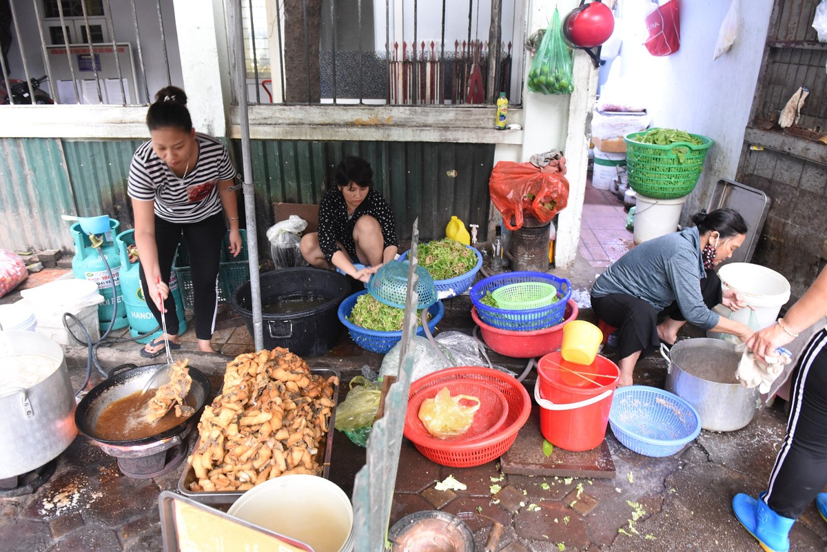 Hà Nội: Hàng quán rục rịch mở cửa sau cách ly xã hội  ảnh 11