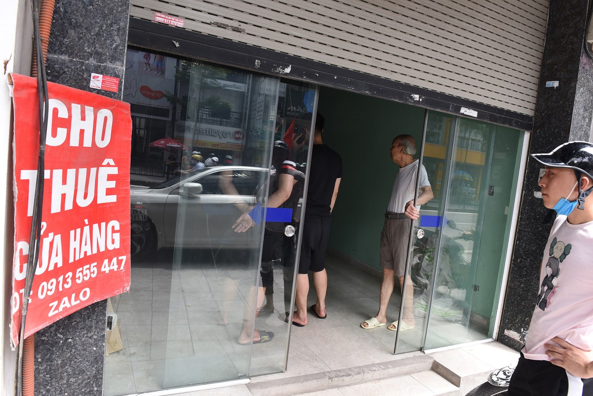 Hà Nội: Hết thời gian giãn cách xã hội, nhiều mặt bằng cho thuê bán lẻ ế ẩm ảnh 14