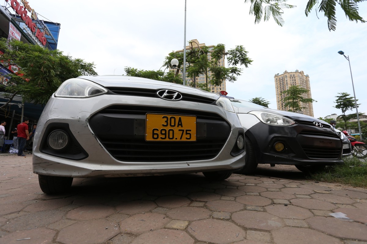 Lệ phí đổi biển số vàng là 150.000. Biển xe mới sẽ có phông chữ số khác với biển hiện tại.