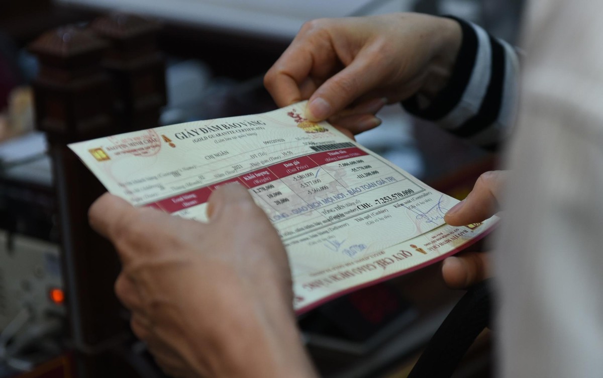 Tổng hóa đơn bán 130 cây vàng lên tới hơn 7,2 tỷ đồng.