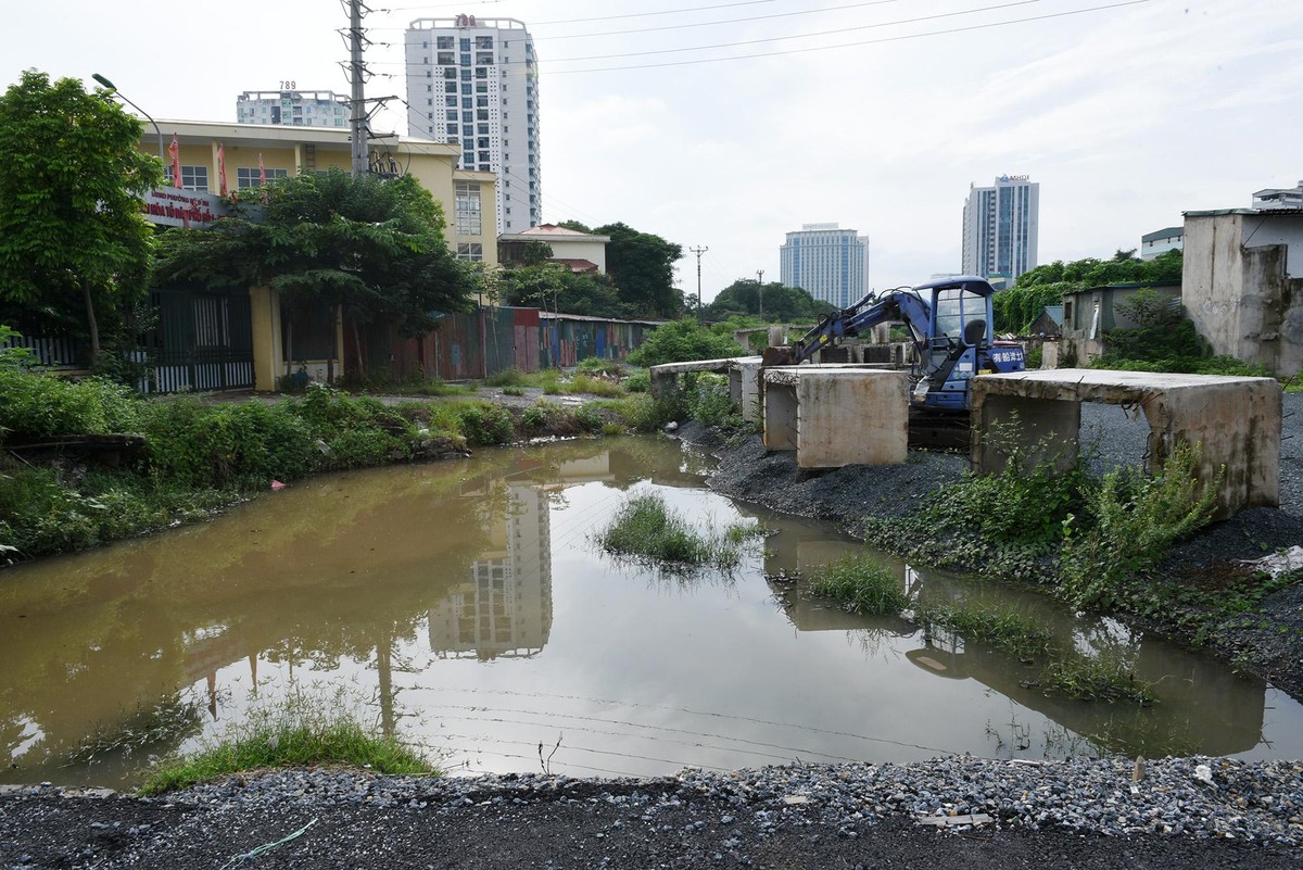 Đoạn đường mặc dù đang trong giai đoạn thi công nhưng hiện đã có nhiều dự án được triển khai.