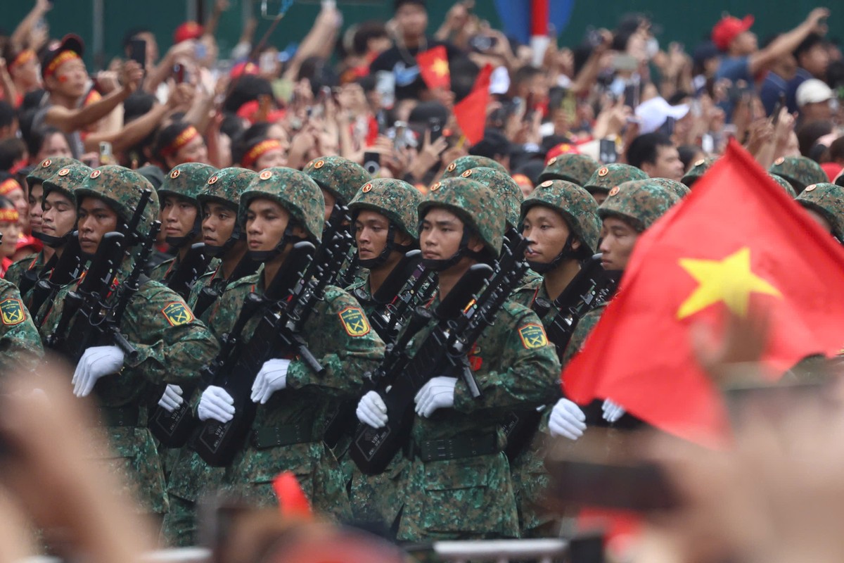 Khối tác chiến điện tử.