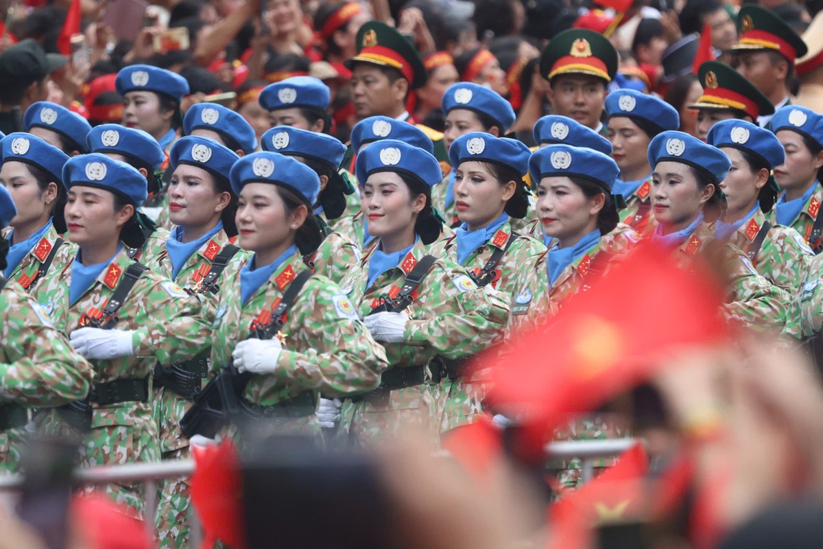 Khối nữ sĩ quan gìn giữ hòa bình.