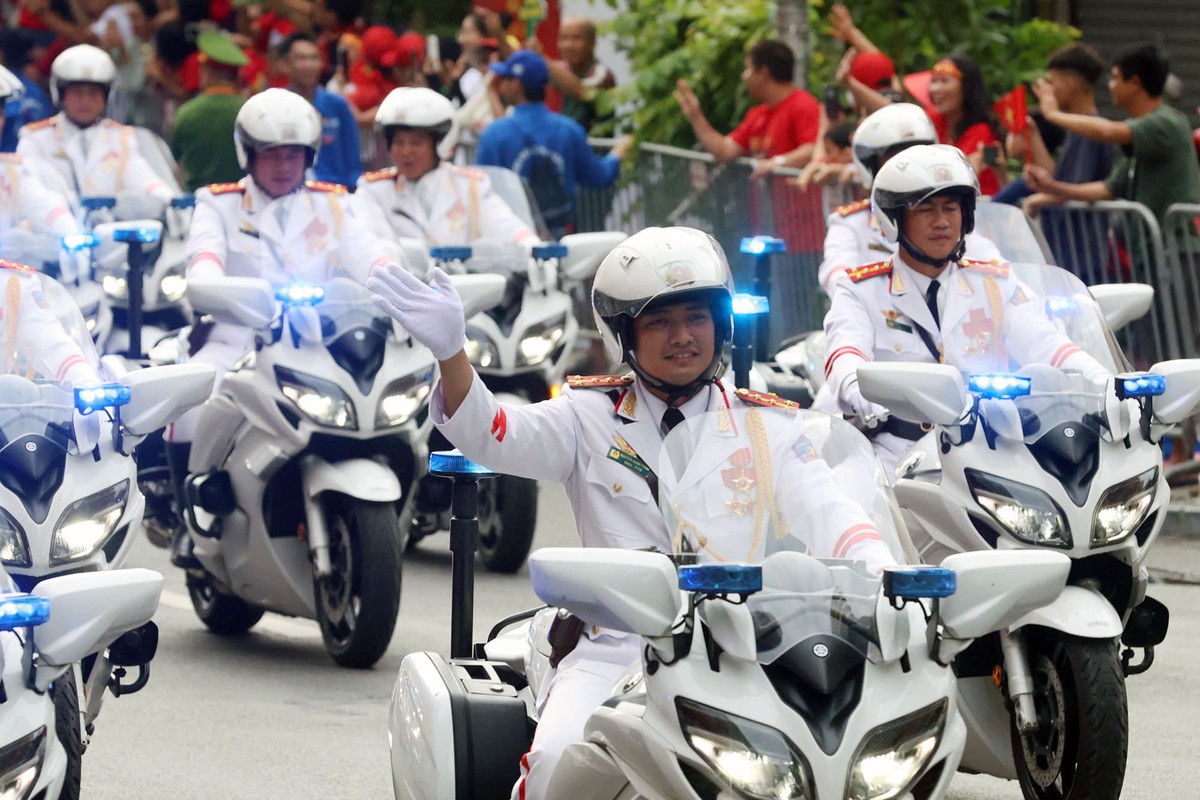 Khối môtô hộ tống lãnh đạo Đảng, Nhà nước, dẫn đoàn khách quốc tế tới thăm Việt Nam.