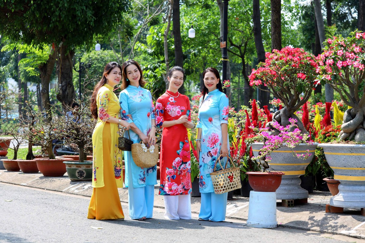 Trông duyên dáng làm sao.