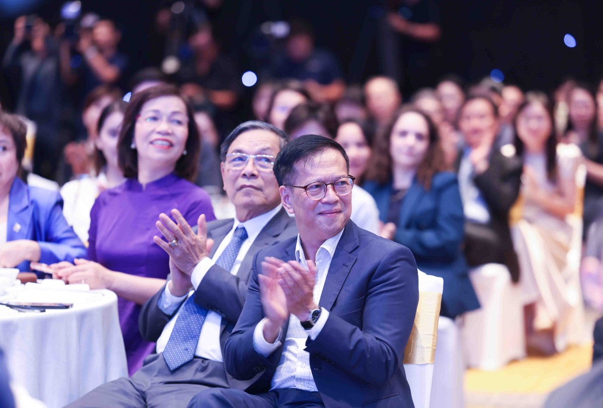 Sau gần sáu tháng triển khai, Hội đồng bình chọn đã chọn ra 50 doanh nghiệp tiêu biểu từ hơn 500 doanh nghiệp niêm yết trên hai sàn chứng khoán. Các giải thưởng được trao ở ba hạng mục: Báo cáo thường niên, Quản trị công ty và Báo cáo phát triển bền vững.