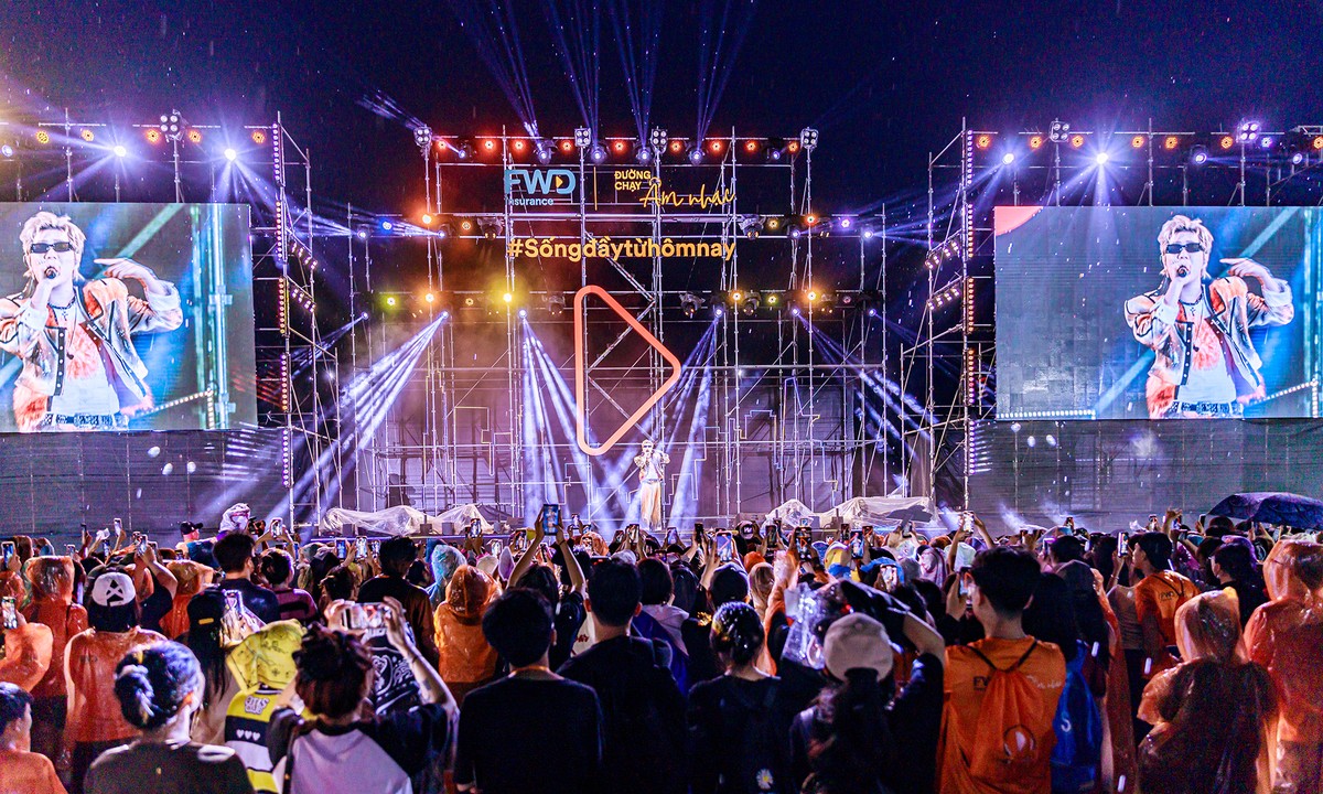 “Anh trai quốc dân” CAPTAIN BOY và Pháp Kiều tăng nhiệt cho sự kiện.