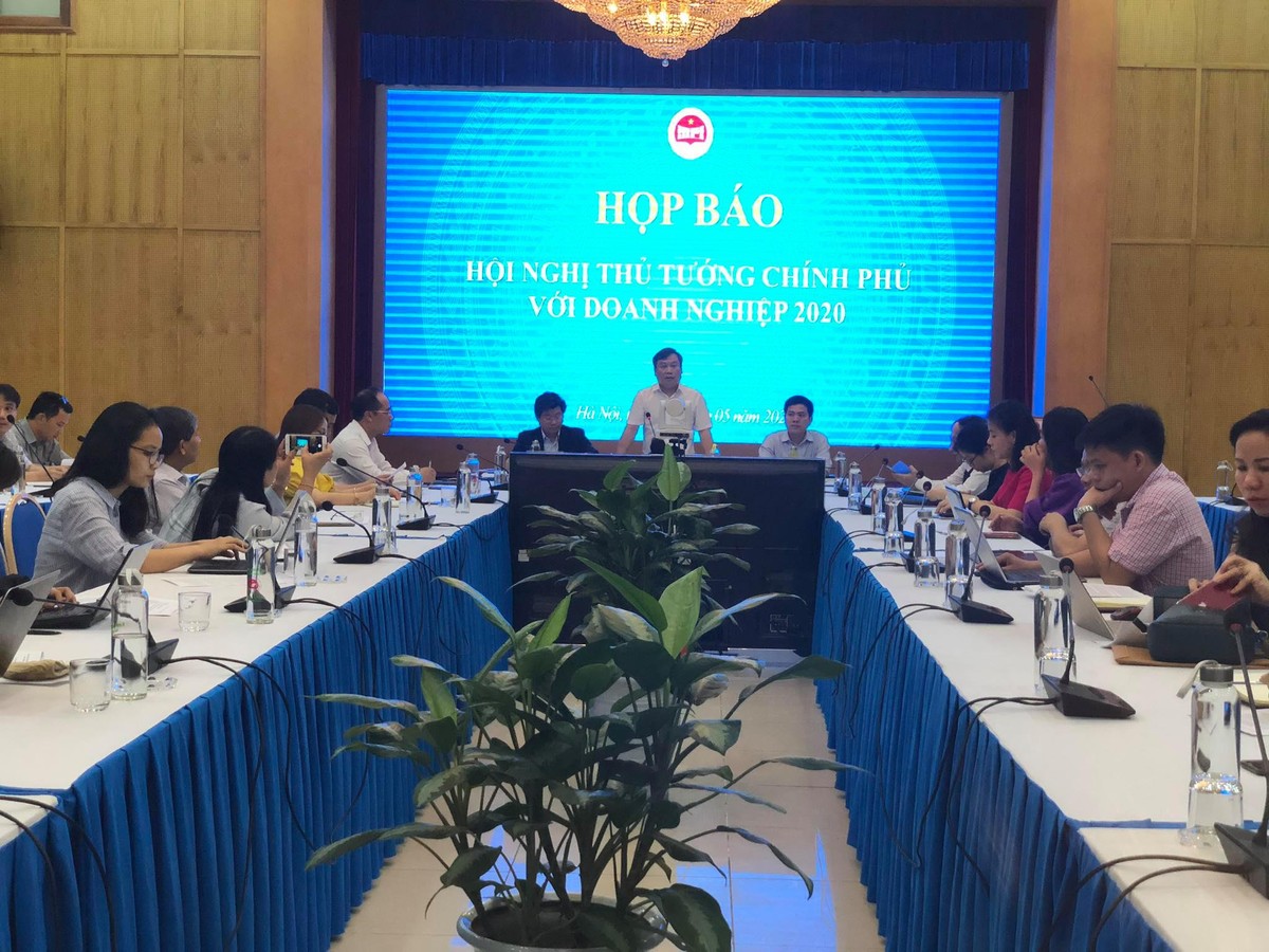 Thủ tướng khuyến khích doanh nghiệp và người dân trực tiếp hiến kế và đề xuất sáng kiến phục hồi kinh tế ảnh 1