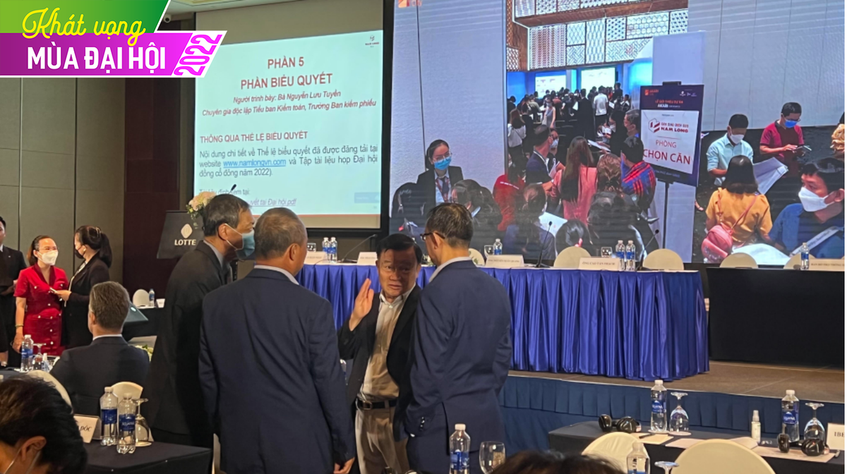 Thành viên HĐQT và nhà đầu tư trao đổi tại ĐHCĐ NLG Thành viên HĐQT và nhà đầu tư trao đổi tại ĐHCĐ NLG