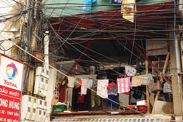 Hà Nội: Những khu chung cư cũ sống lay lắt ảnh 5 Hà Nội: Những khu chung cư cũ sống lay lắt ảnh 5