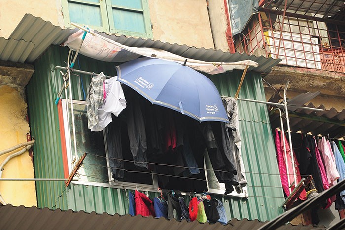 Hà Nội: Những khu chung cư cũ sống lay lắt ảnh 6 Hà Nội: Những khu chung cư cũ sống lay lắt ảnh 6