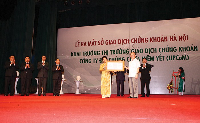 Những cột mốc trong hành trình 10 năm phát triển HNX ảnh 1