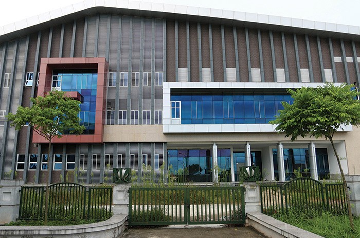 Cận cảnh nhà hát trăm tỷ nằm phơi mưa nắng ảnh 1 Cận cảnh nhà hát trăm tỷ nằm phơi mưa nắng ảnh 1