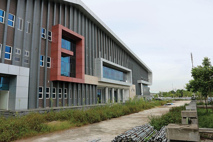 Cận cảnh nhà hát trăm tỷ nằm phơi mưa nắng ảnh 3 Cận cảnh nhà hát trăm tỷ nằm phơi mưa nắng ảnh 3