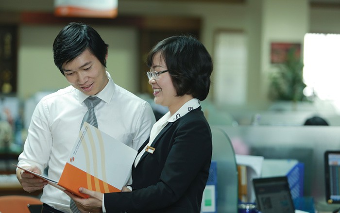 Giải mã sự bứt phá của SHS ảnh 1