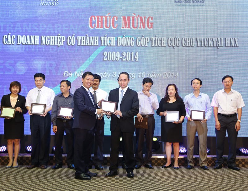 HNX vinh danh 40 doanh nghiệp minh bạch nhất ảnh 1