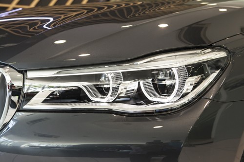 Sedan hạng sang BMW Serie 7 dính lỗi túi khí ảnh 4