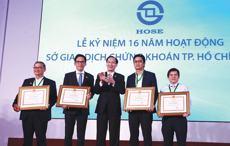 Thay đổi nhận thức xã hội về thị trường chứng khoán ảnh 1