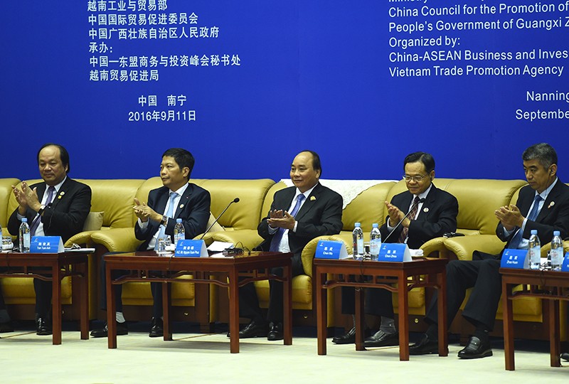 Thủ tướng Nguyễn Xuân Phúc đối thoại với các doanh nghiệp hàng đầu Trung Quốc ảnh 2