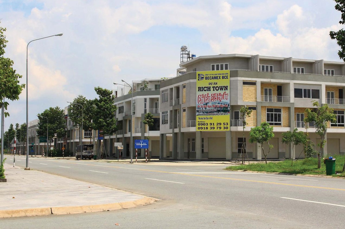 Bình Dương,  khi thành phố mới vắng bóng người ảnh 3