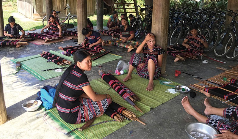 Không để bất cứ ai bị bỏ lại phía sau trên chặng đường phát triển của đất nước ảnh 1