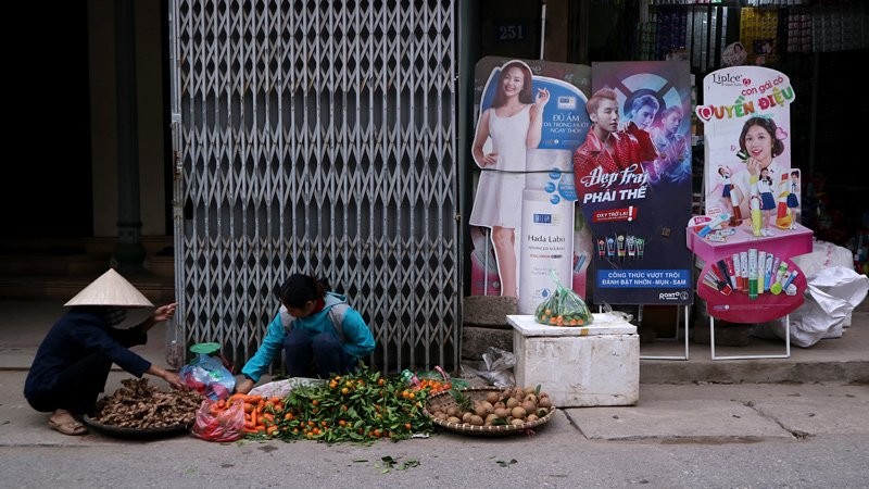 Chợ phiên giữa Hà Thành đậm chất quê giăng kín ngõ phố ảnh 11