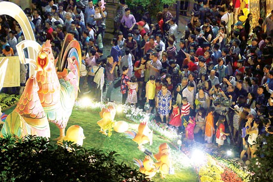 Khai mạc Đường hoa Nguyễn Huệ Tết Đinh Dậu năm 2017 ảnh 2