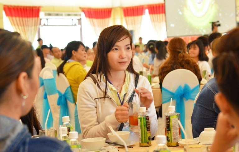 Bí thư Thăng dùng cơm với 600 công nhân đón Tết xa nhà ảnh 1