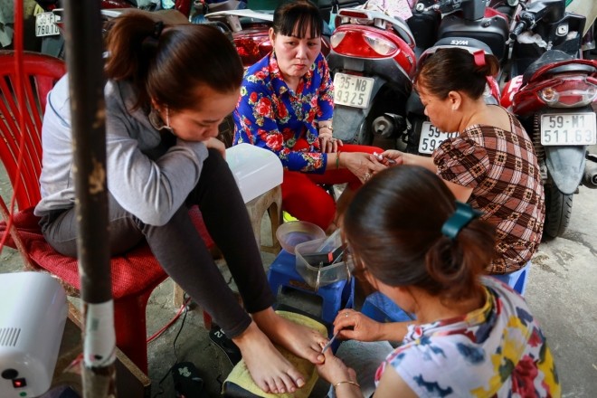 Người Sài Gòn đua nhau làm đẹp chơi Tết ảnh 12