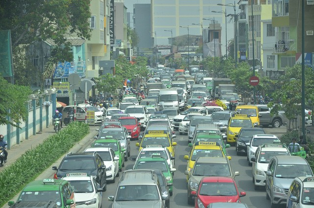 Kiến nghị mở thêm cổng vào sân bay Tân Sơn Nhất để giảm kẹt xe ảnh 1