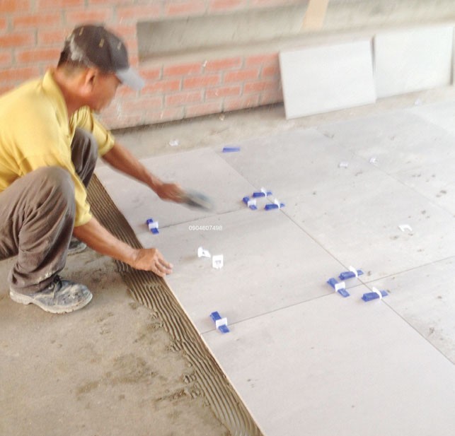 Keo dán gạch dần thay thế xi măng trong xây dựng ảnh 1
