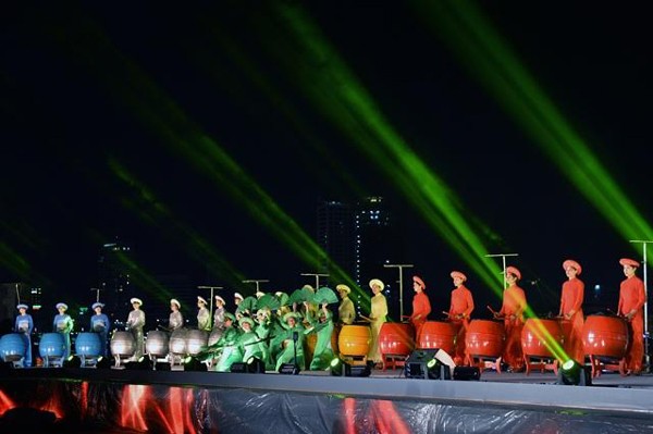 Gần 22.000 vé đã được bán ra trước giờ khai hội pháo hoa quốc tế Đà Nẵng ảnh 1