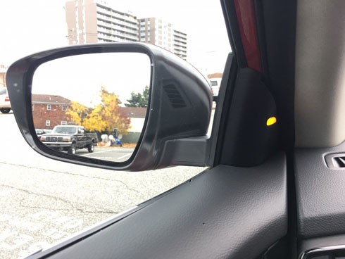 Những kinh nghiệm lái xe an toàn cần biết ảnh 8