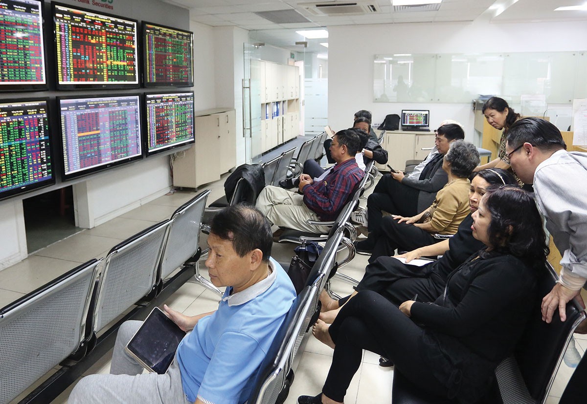 Trở lại mốc 720 điểm, chọn chiến lược đầu tư nào? ảnh 1