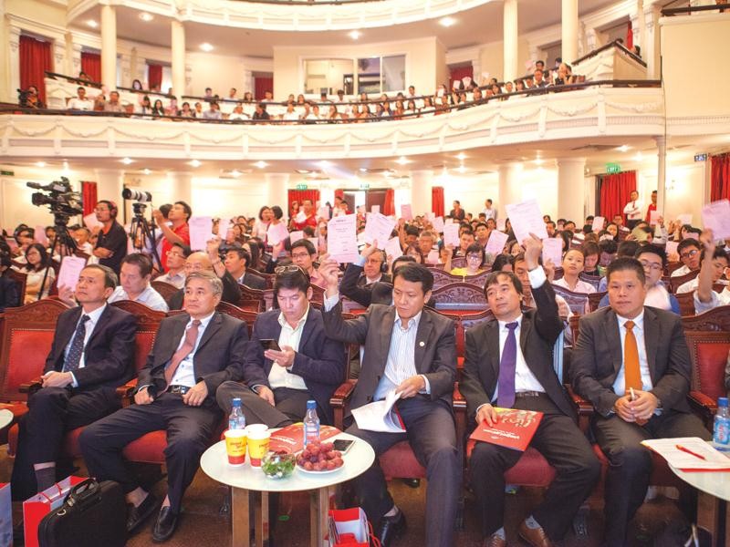 Ông Lưu Đức Khánh, Giám đốc điều hành Vietjet: “Cổ đông cần, 12 giờ đêm Vietjet cũng có nhân viên giải đáp”  ảnh 1