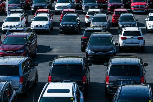 Ế ẩm, các hãng xe hơi Mỹ ồ ạt giảm giá ảnh 1