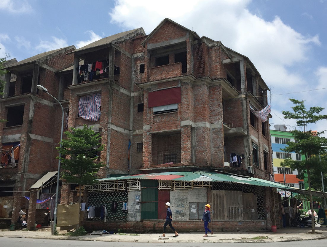 Lãng phí những căn biệt thự bỏ hoang ở Dự án nhà ở Cầu Diễn ảnh 7