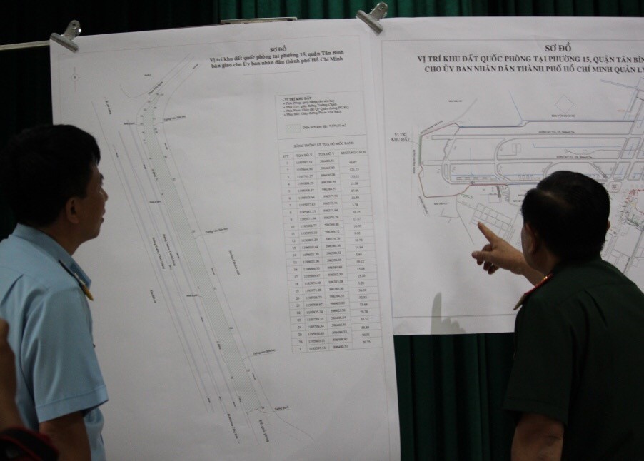 Bộ Quốc phòng chính thức bàn giao hơn 7.300m2 đất ở sân bay cho TP.HCM ảnh 1