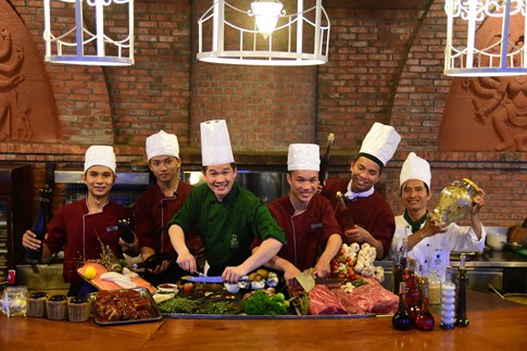 Bếp trưởng '5 sao' bật mí chuyện nấu nướng cho đại biểu APEC ăn thật ngon ảnh 2