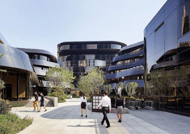 Chaoyang Park Plaza: Thiên nhiên giữa lòng phố ảnh 1