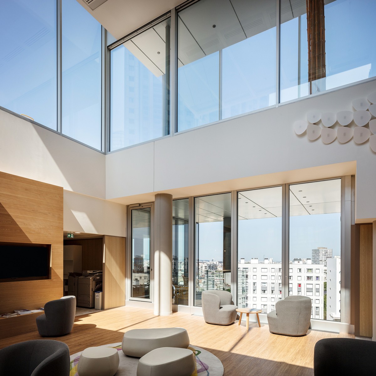 Trụ sở chính Sogeprom tỏa sáng theo cách của mình ảnh 6