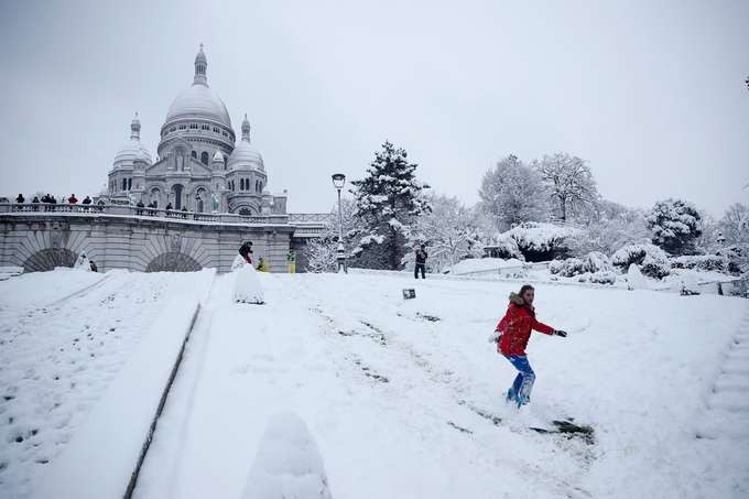 Thủ đô Paris biến thành thiên đường tuyết trắng ảnh 5