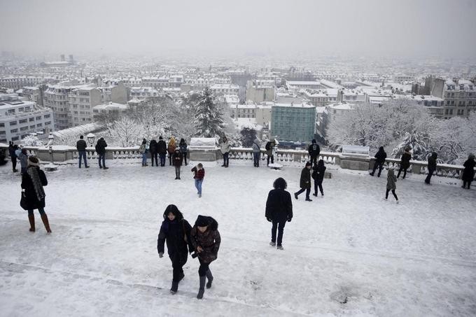 Thủ đô Paris biến thành thiên đường tuyết trắng ảnh 9