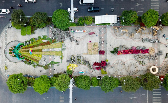 Sài Gòn thay áo hoa, sẵn sàng đón Tết 2018 ảnh 1