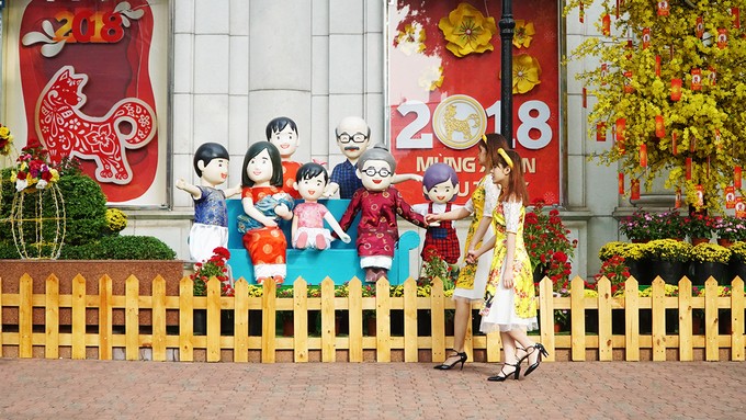 Sài Gòn thay áo hoa, sẵn sàng đón Tết 2018 ảnh 6