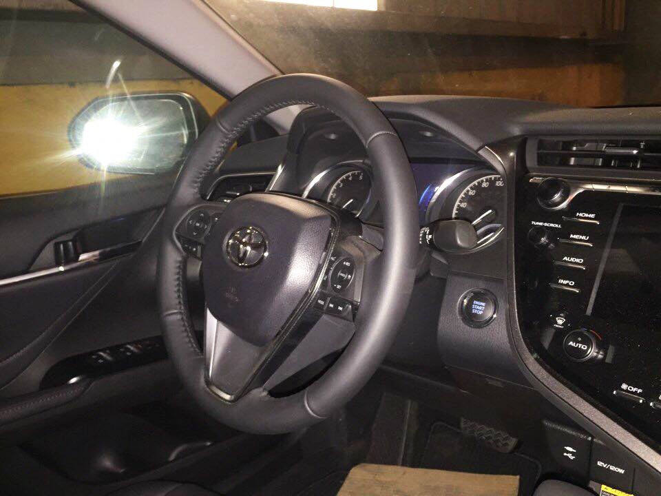 Toyota Camry thế hệ mới đầu tiên về Việt Nam giá gần 2,5 tỷ ảnh 4