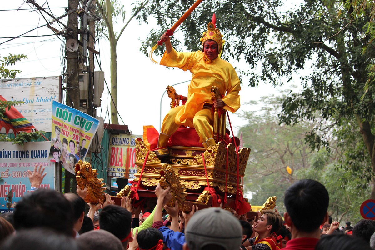 Hàng ngàn người tham gia lễ hội rước Vua giả tại Đền Sái, huyện Đông Anh ảnh 32