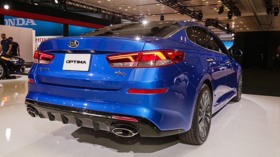 Kia Optima tăng trang bị tiêu chuẩn để đấu Toyota Camry ảnh 4