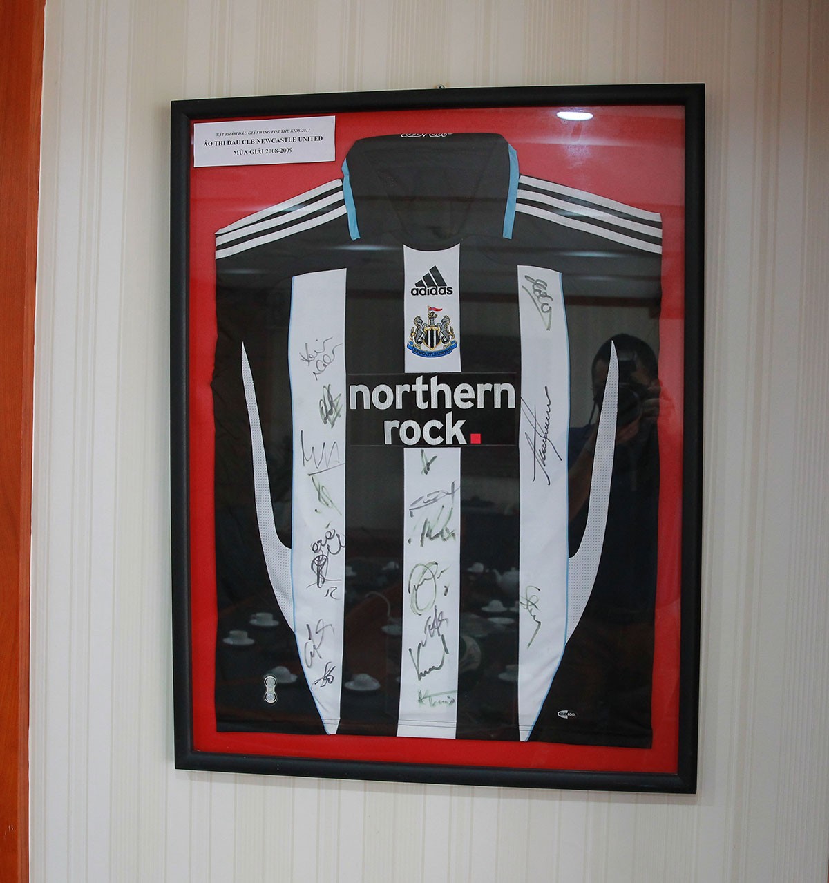 Quỹ giải golf từ thiện “Vì trẻ em Việt Nam - Swing for the Kids 2018” đấu giá vật phẩm đặc biệt ảnh 1